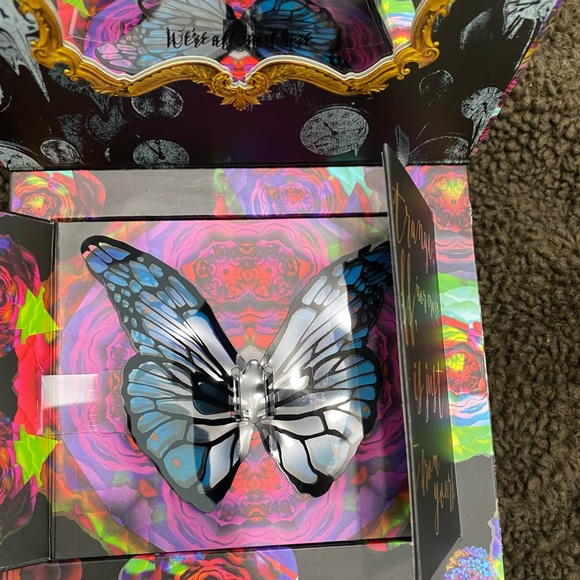 Rare Find! Urban Decay Limited Edition- Alice In Wonderland - Picture 4 of 6